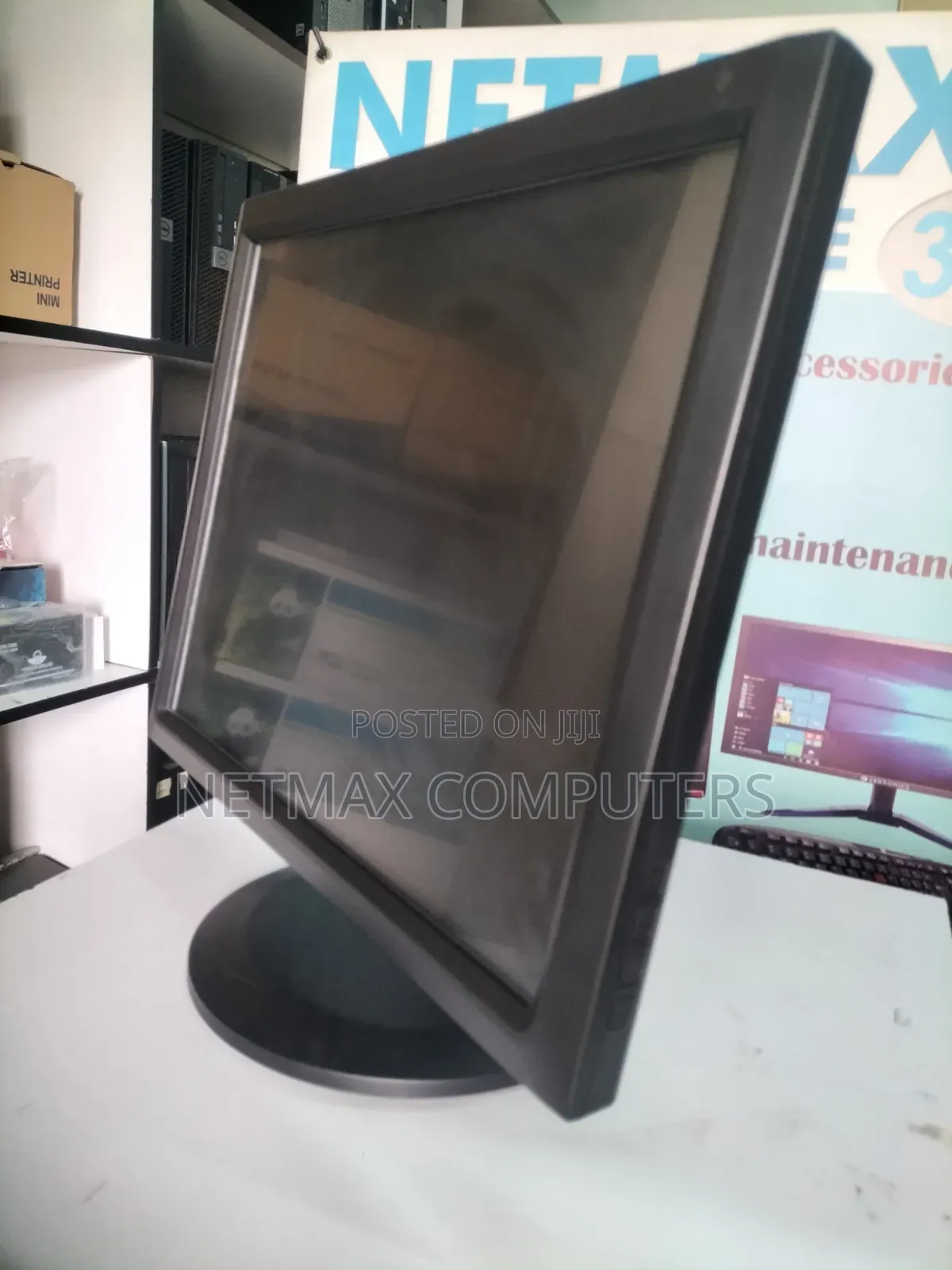 Touch Monitor 18"