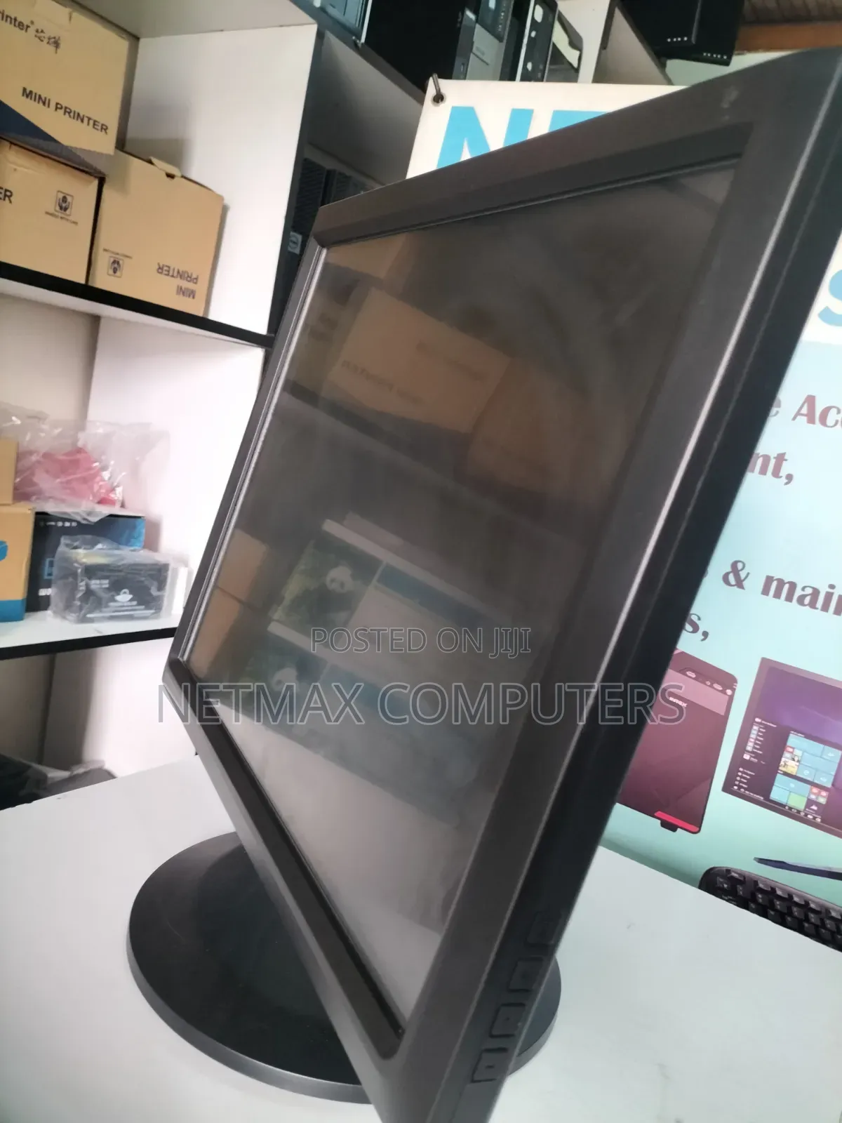 Touch Monitor 18"
