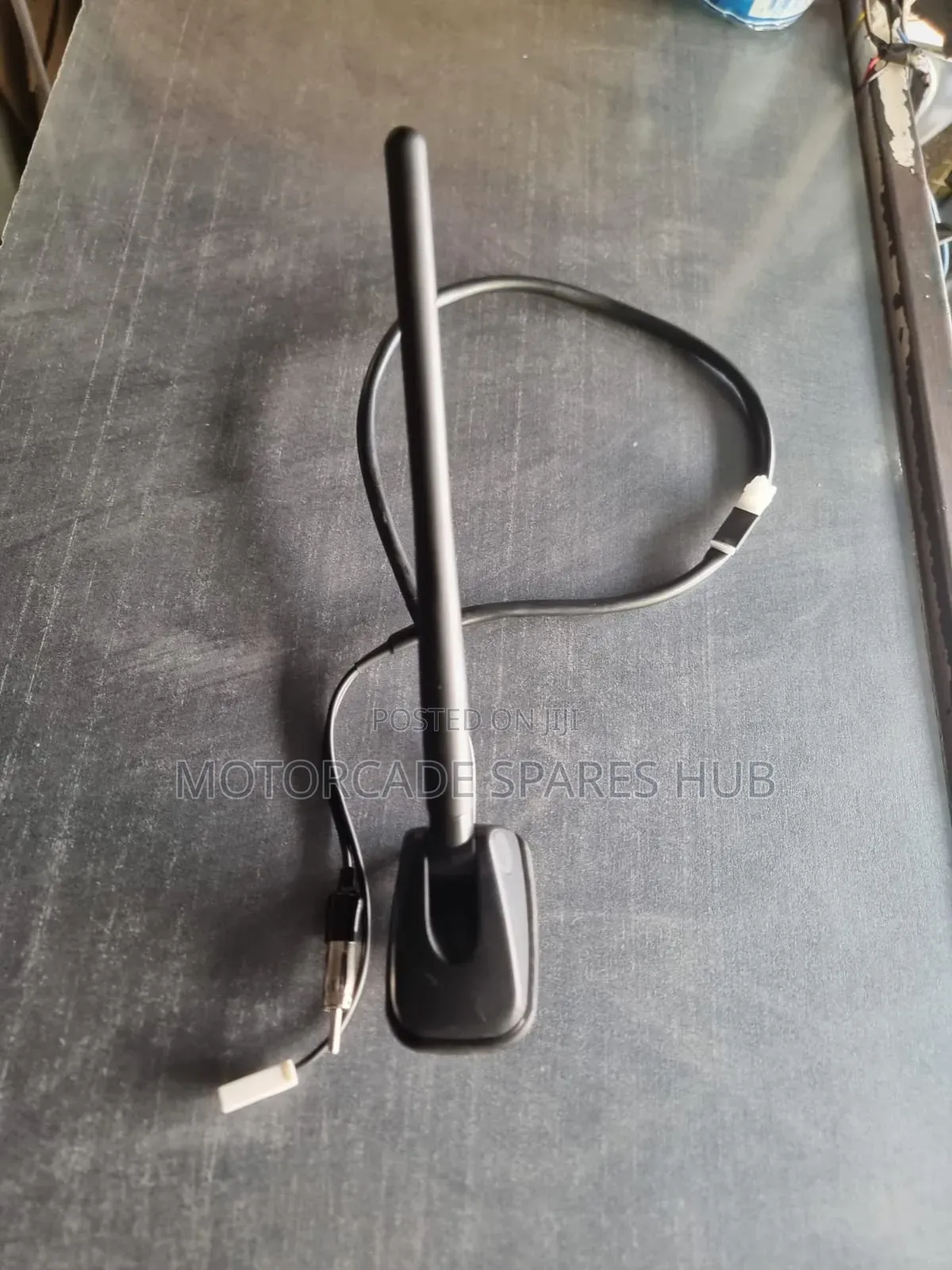 Universal Car Antenna With Wire
