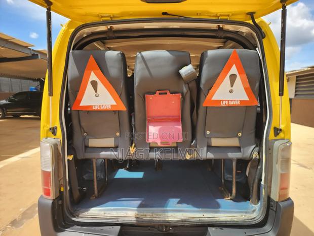 Nissan Caravan (Urvan) 2012 Yellow - thumbnail 9