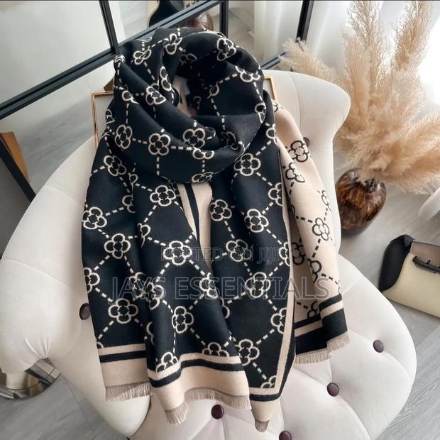 Warm Cashmere Shawls With Different Prints and Patterns - thumbnail 5