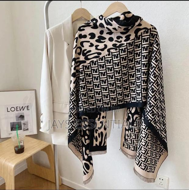 Warm Cashmere Shawls With Different Prints and Patterns - thumbnail 8