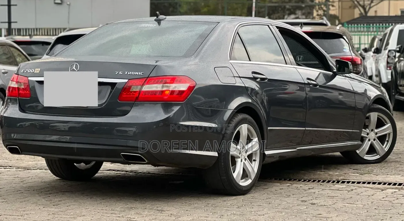 Mercedes-Benz E200 2013 Gray