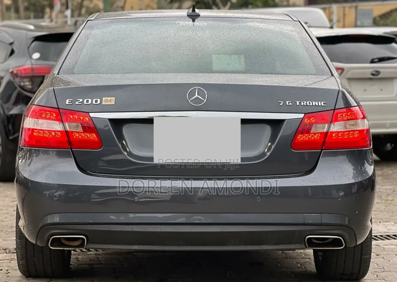 Mercedes-Benz E200 2013 Gray