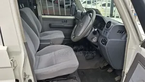 Toyota Land Cruiser 2016 White