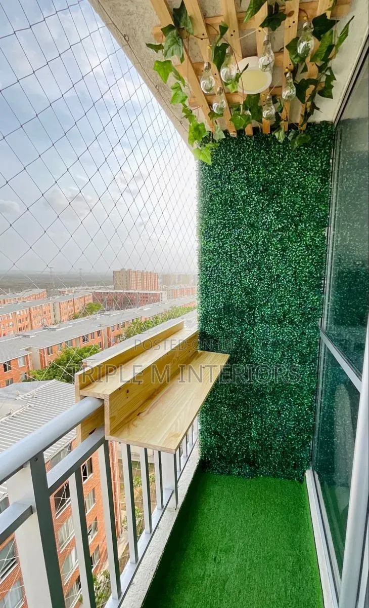 Dense Boxwood Panels | Perfect Green Wall Design