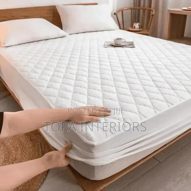 Single Piece Elastic Fitted Waterproof Mattress Protectors