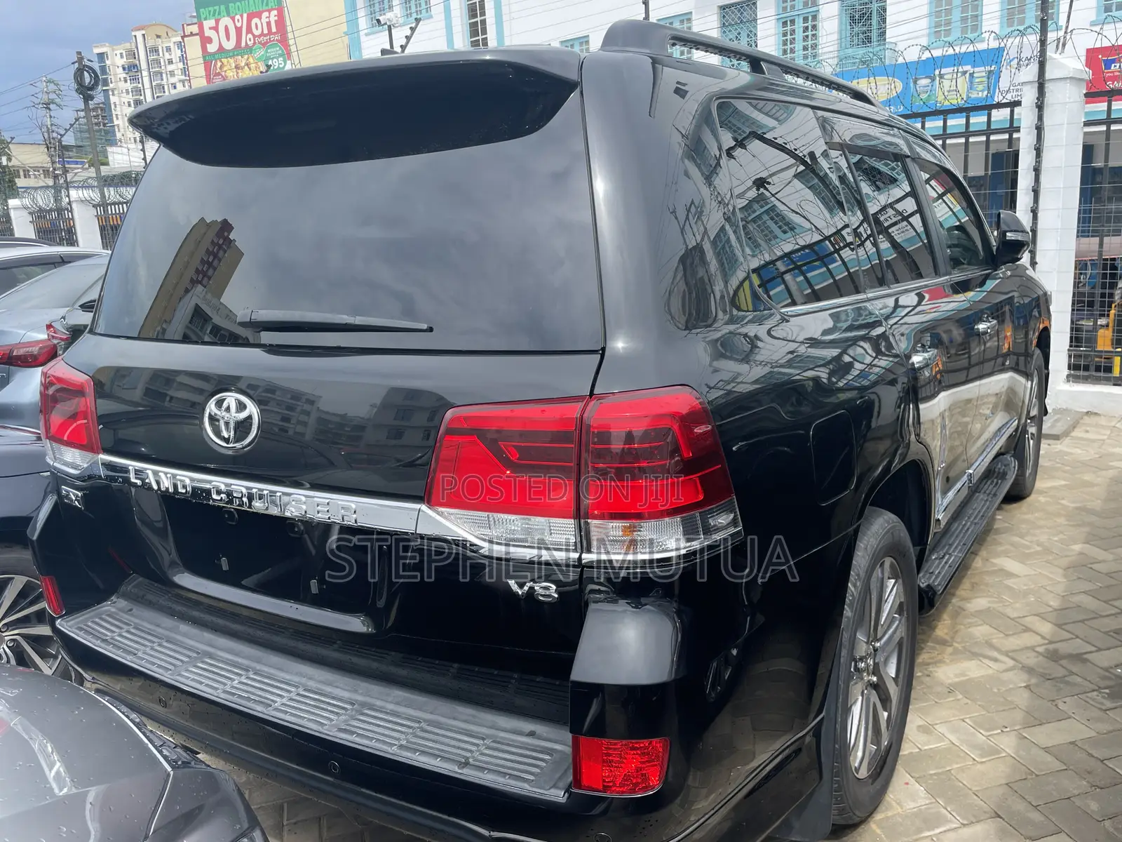 Toyota Land Cruiser 4.6 V8 ZX 2018 Black