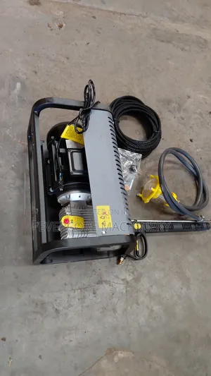 Wall Mounted Italian Highpressure Washer Carwash Machine.