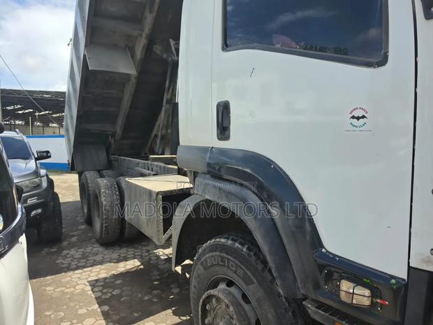 Isuzu Tipper FVZ - thumbnail 8