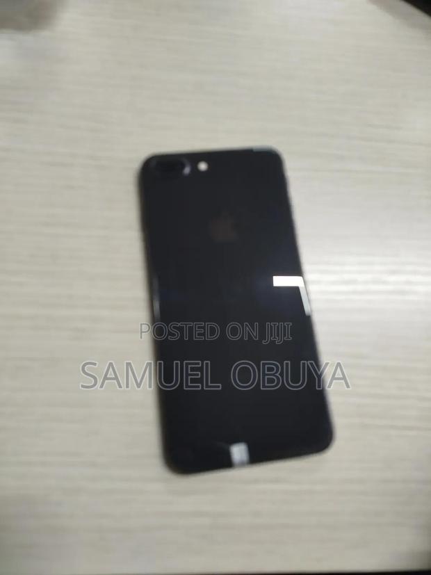 Apple iPhone 8 Plus 64 GB Black - thumbnail 4