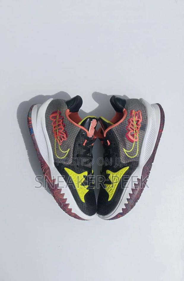 Basketball Shoes - thumbnail 2