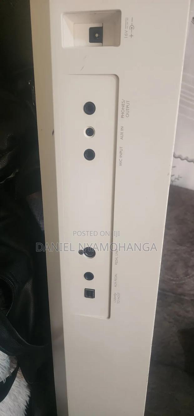 Yamaha DGX 670 - thumbnail 4