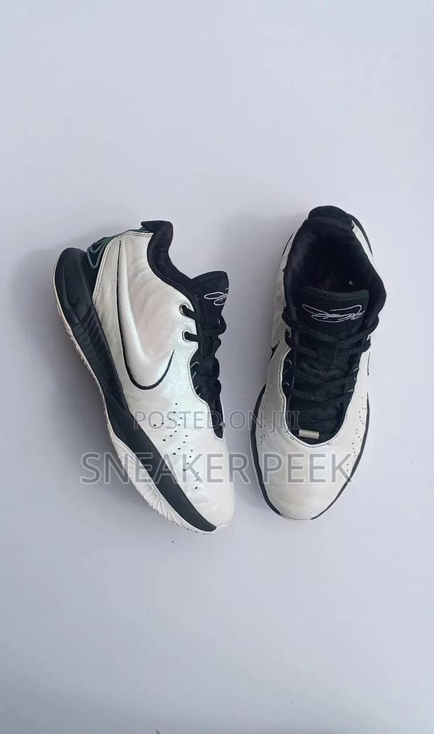 Basketball Shoes - thumbnail 3