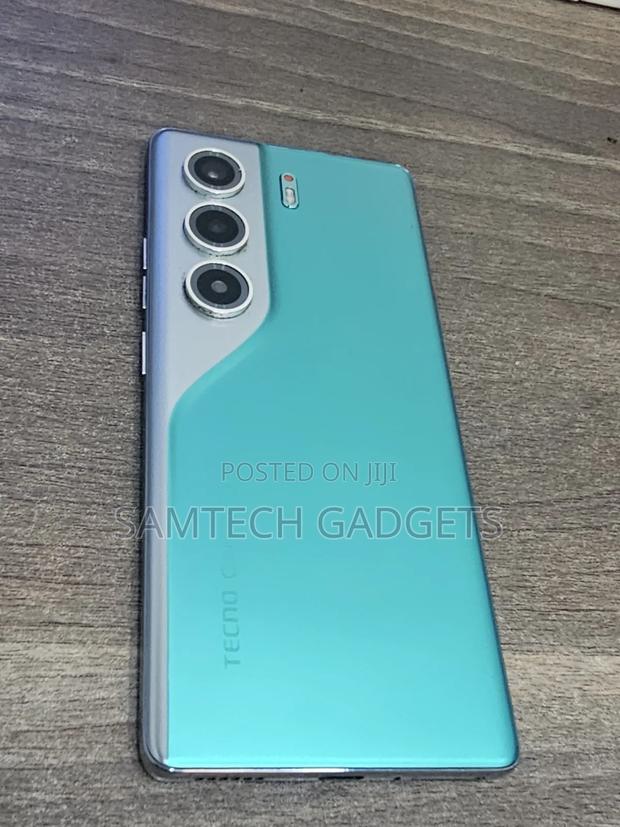 Tecno Camon 40 Pro 5G 256 GB Blue