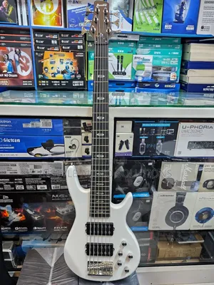 6 Strings Ibanez Active Bass Guitar