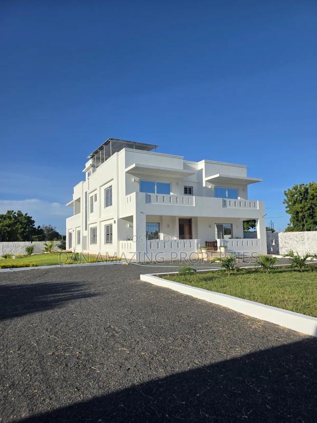 Furnished 6bdrm Villa in Bofa On 1/2 Acre, Kilifi Town for sale