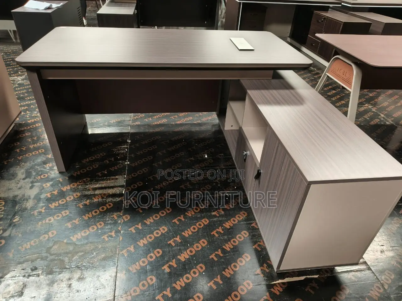 Office Dessk; 1.8 Meters Luxury Executive Office Desk