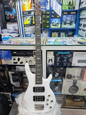 5 String Active Ibanez Bass Guitar