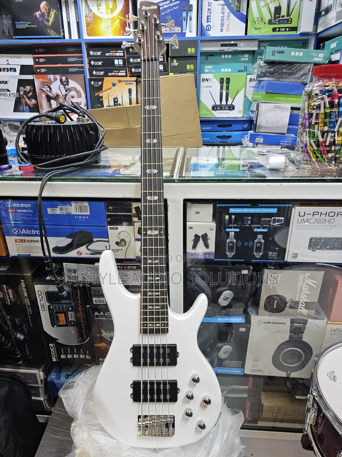 5 String Active Ibanez Bass Guitar
