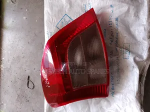 Toyota Vitz Taillight 05