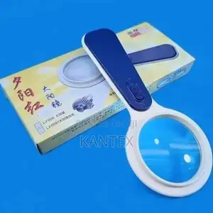 Magnifying Glass With Illumination
