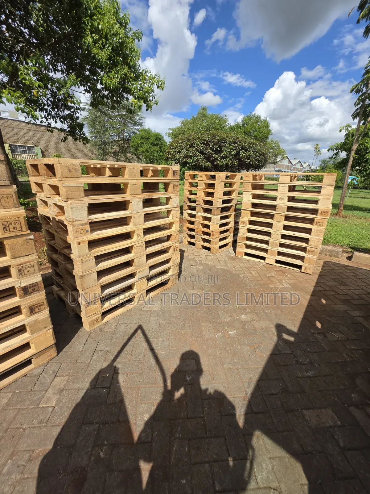 Wooden Pallets Heavy Duty -Heat Treated Pine Wood for Industrial Use.