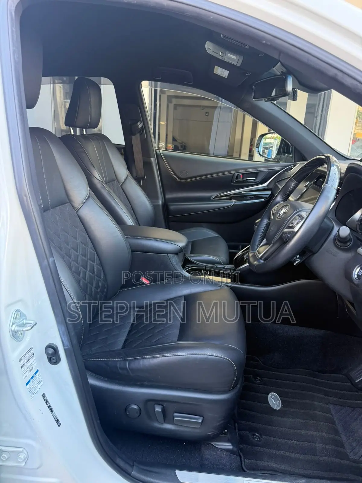 Toyota Harrier 2.0 4WD 2019 White