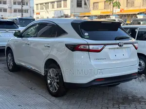 Toyota Harrier 2.0 4WD 2019 White