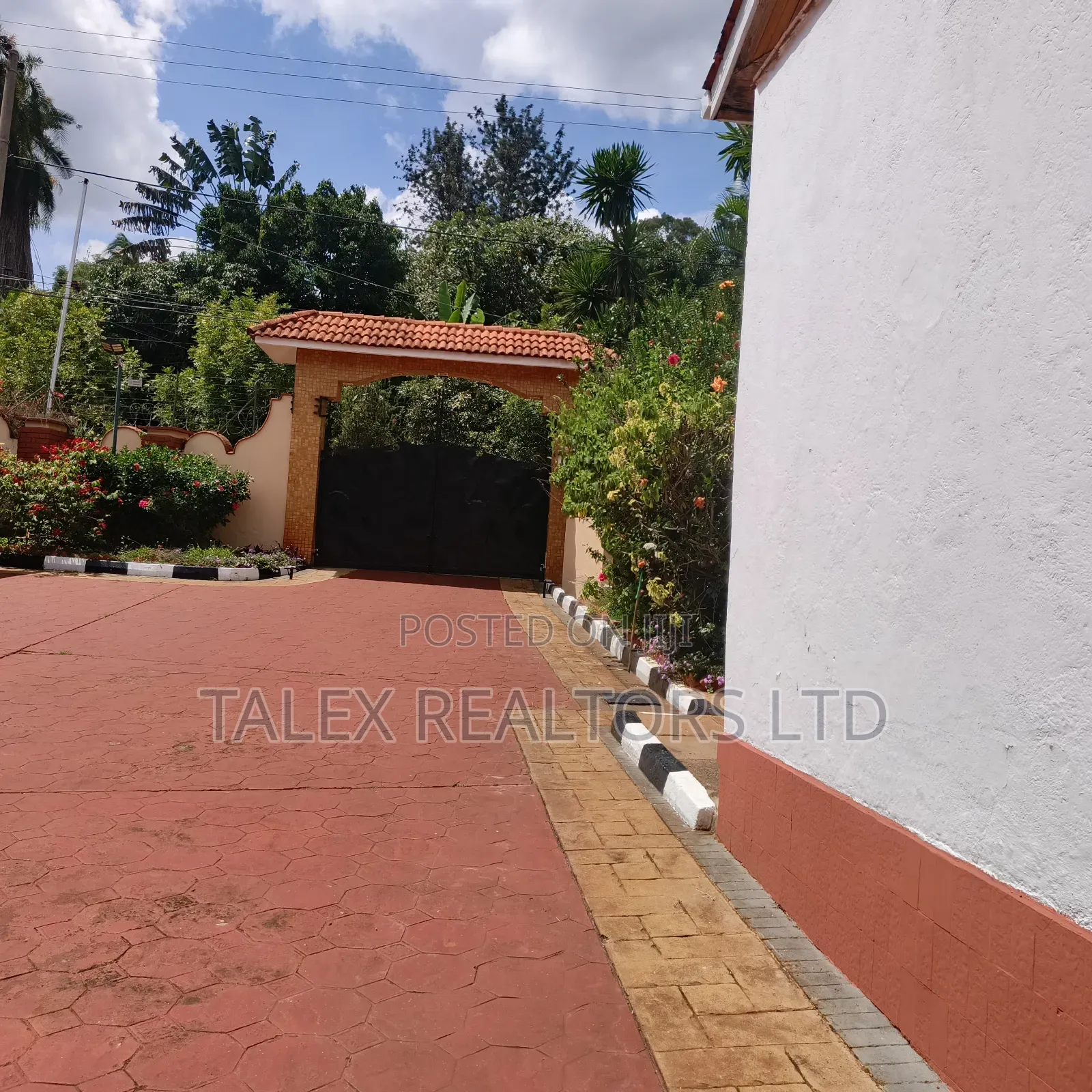 6bdrm Mansion in Call Me, Gigiri for rent