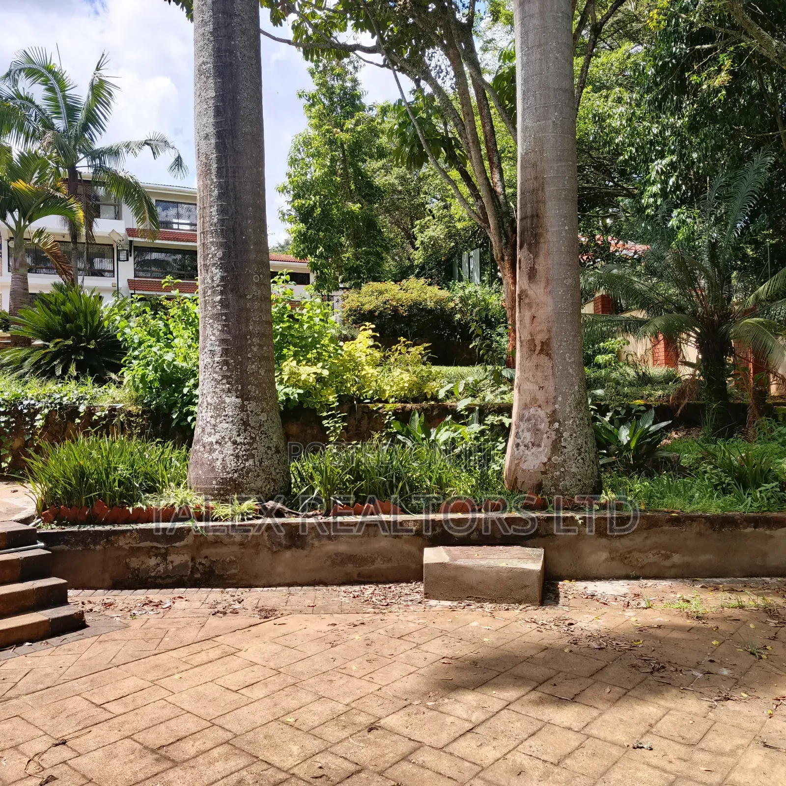 6bdrm Mansion in Call Me, Gigiri for rent