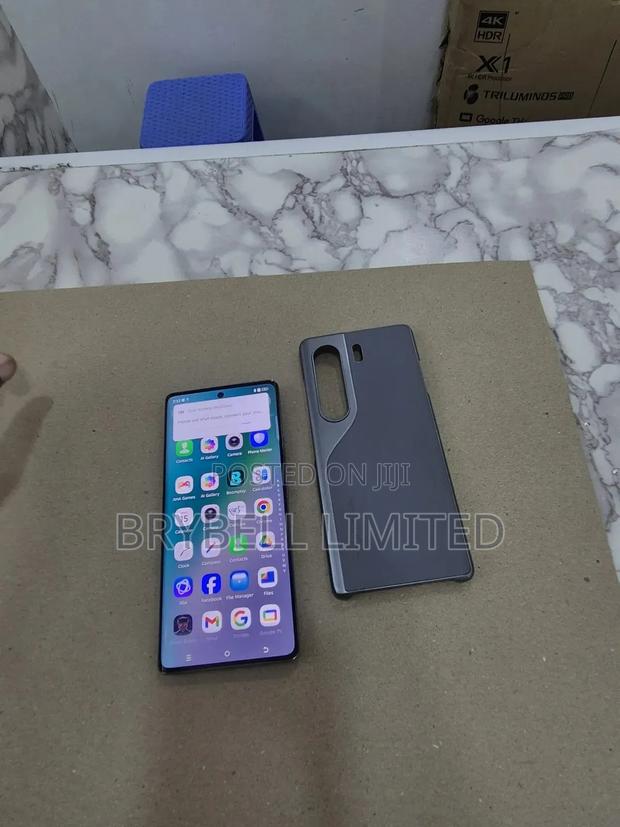 Tecno Camon 40 Premier 256 GB Gray - thumbnail 3
