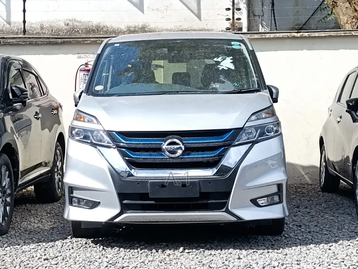Nissan Serena 2019 Silver