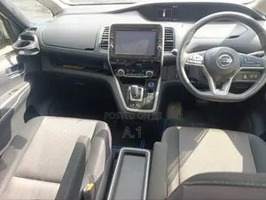 Nissan Serena 2019 Silver