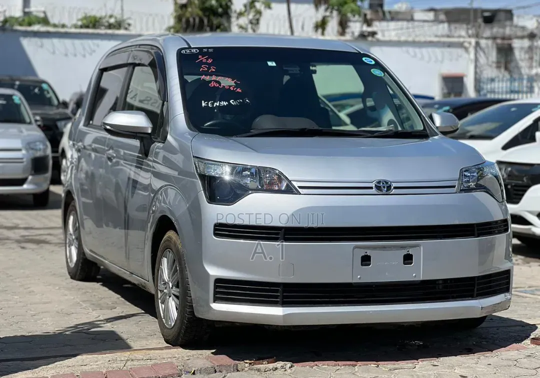Toyota Spade 1.5 2019 Silver