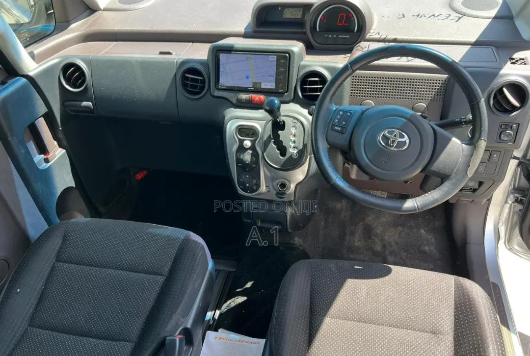 Toyota Spade 1.5 2019 Silver