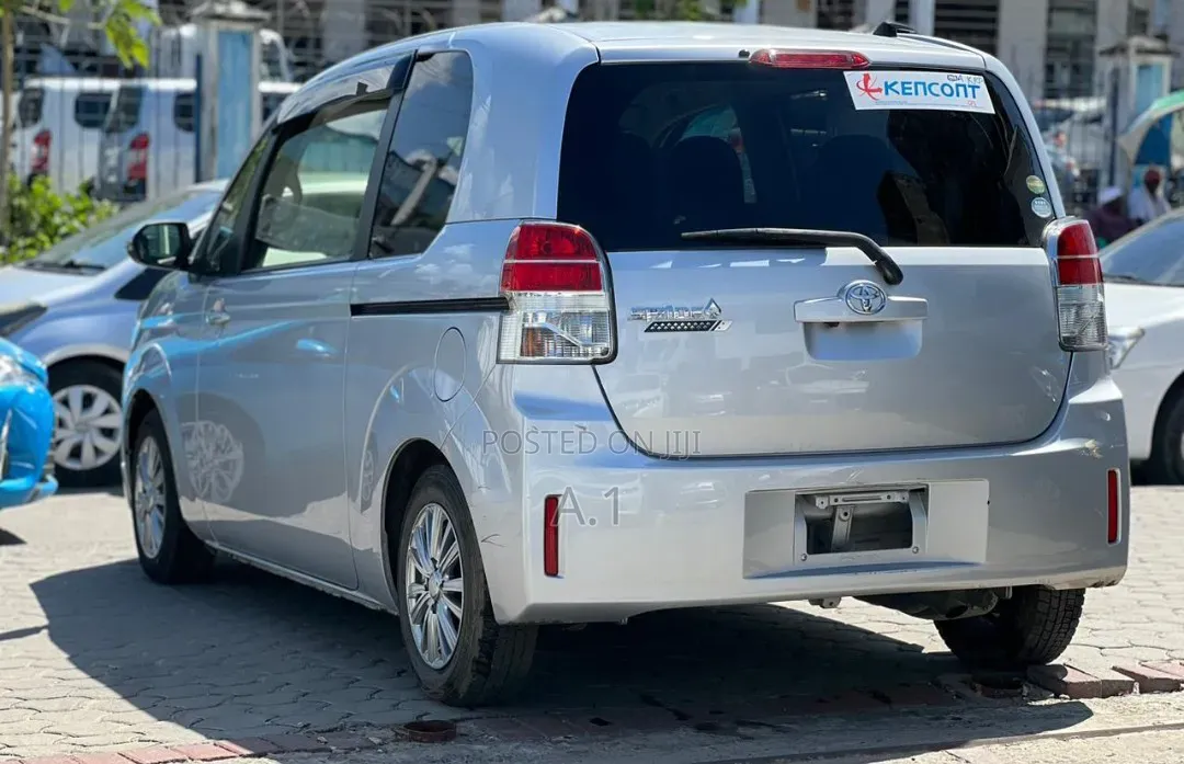 Toyota Spade 1.5 2019 Silver