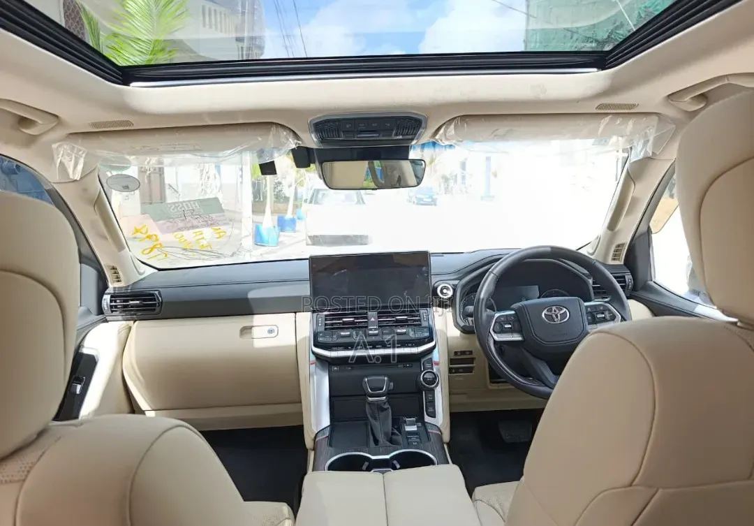 Toyota Land Cruiser LC300 2024 Brown