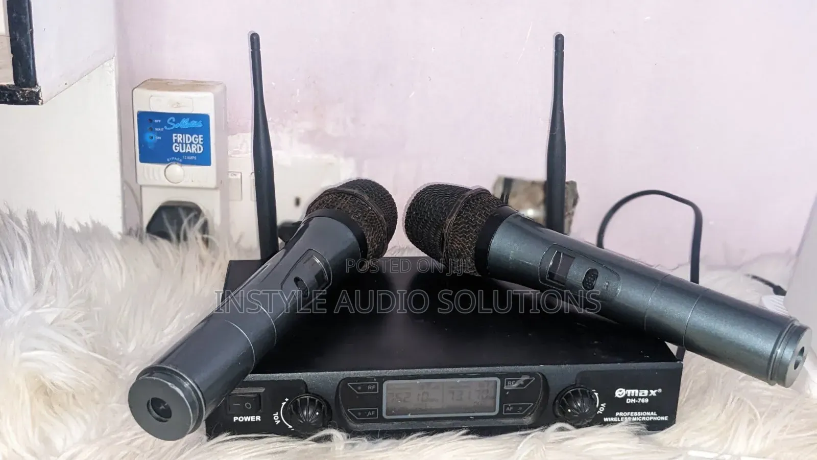 Max 768 Wireless Microphone Digital 100m Frequency Pay on Delivery