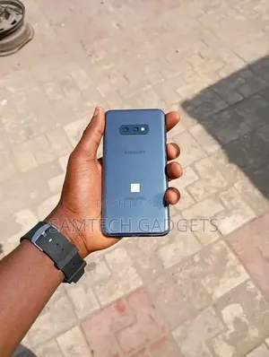 Samsung Galaxy S10e 128 GB Black