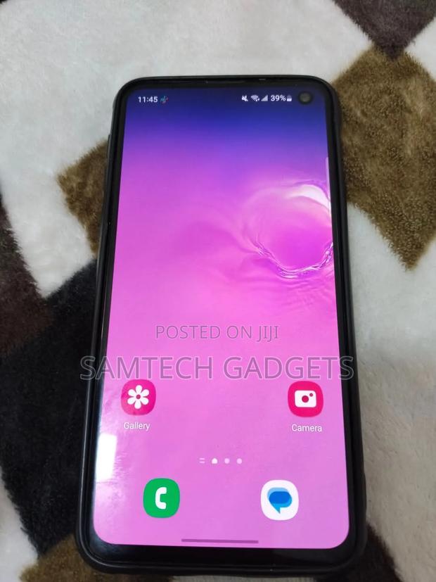Samsung Galaxy S10e 128 GB Black - thumbnail 2