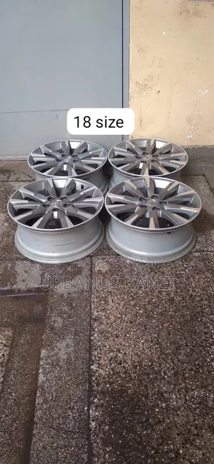 Size 18 Inch Toyota Alloy Rins