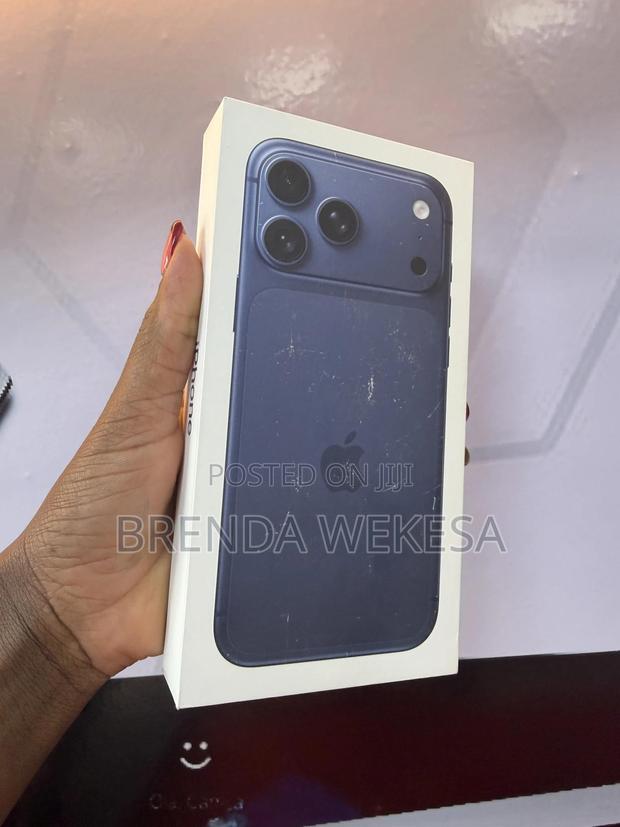 New Apple iPhone 17 Pro Max 256 GB Blue