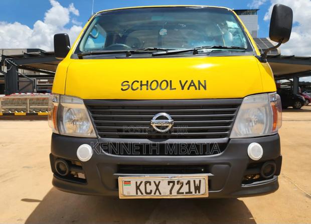 Nissan Caravan (Urvan) 2011 Yellow
