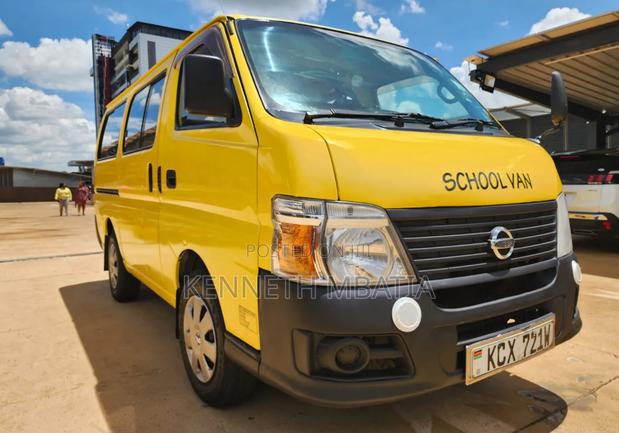 Nissan Caravan (Urvan) 2011 Yellow - thumbnail 2