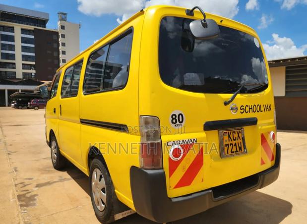 Nissan Caravan (Urvan) 2011 Yellow - thumbnail 11