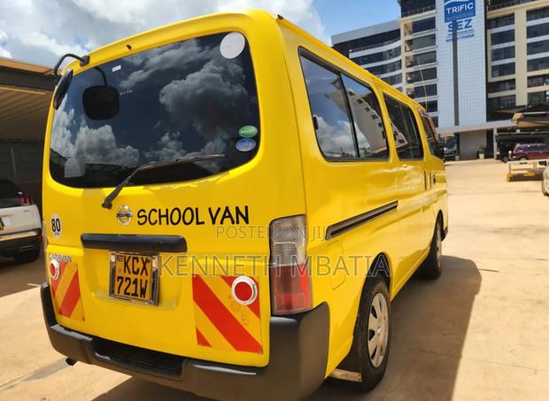Nissan Caravan (Urvan) 2011 Yellow - thumbnail 13