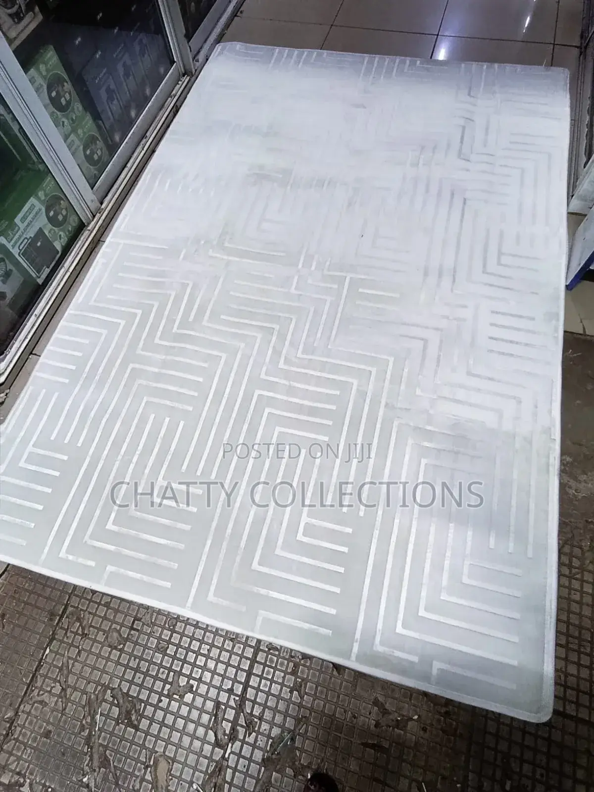 5 by 8 White American Carpets Without Rubber Bottom