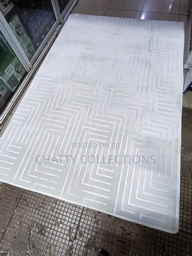 5 by 8 White American Carpets Without Rubber Bottom