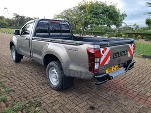 Isuzu D-MAX 2022 Gray
